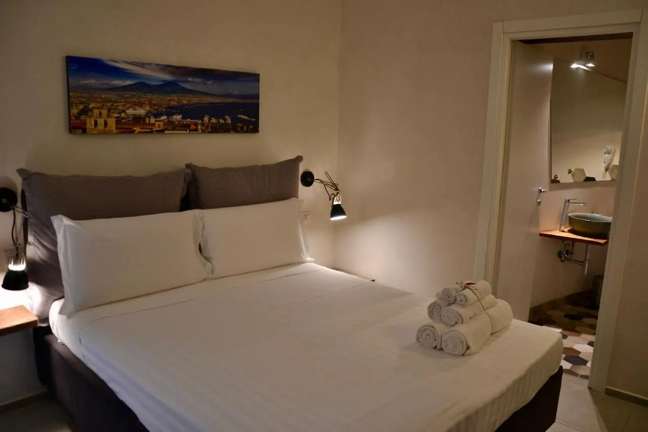 Vicoli Di Napoli B&B إيطاليا