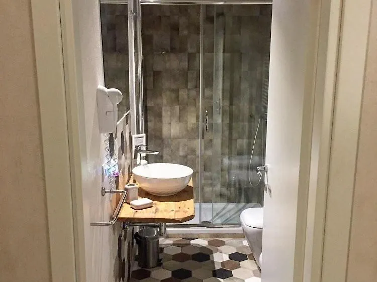 Vicoli Di Napoli B&B 3*,  İtalya