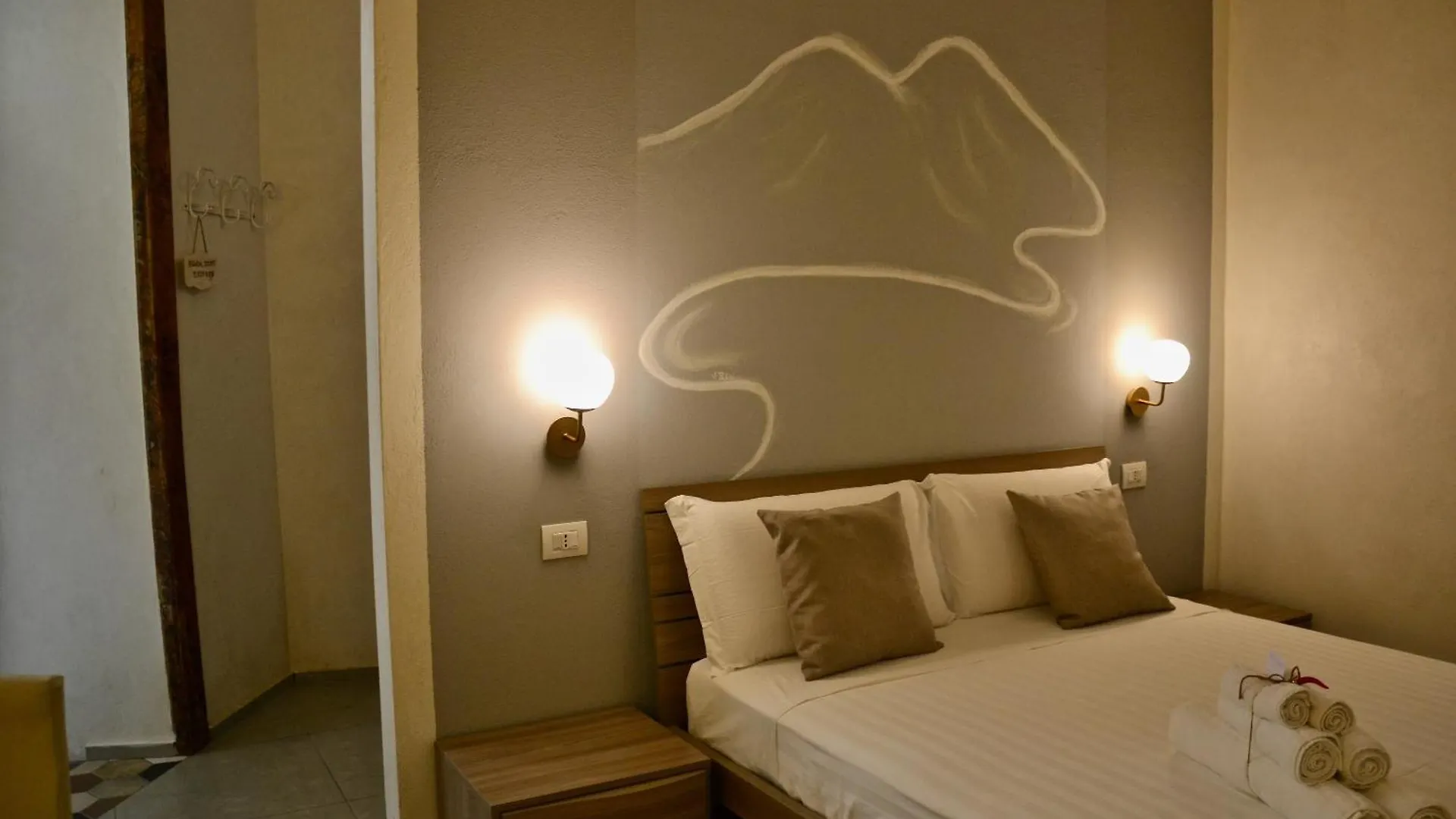 Vicoli Di Napoli B&B 3*,  İtalya