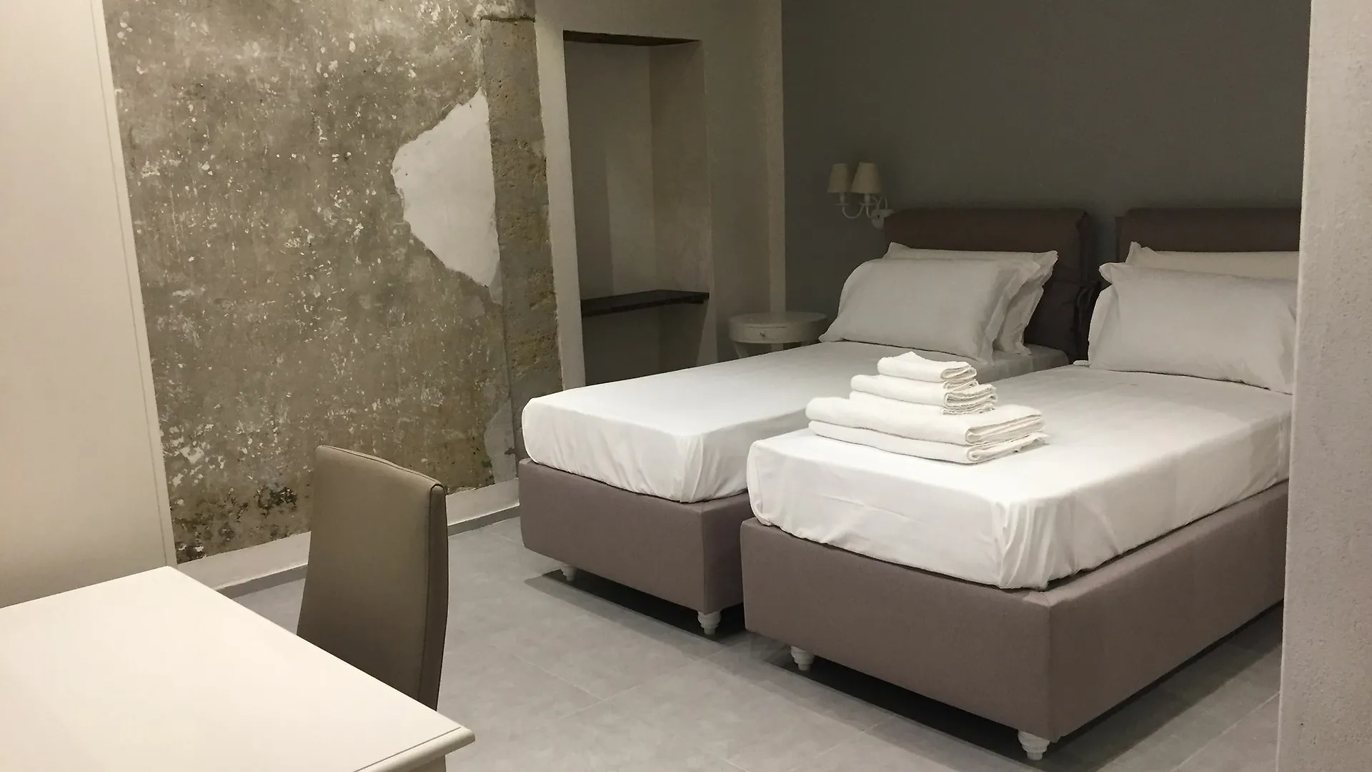 Vicoli Di Napoli B&B İtalya