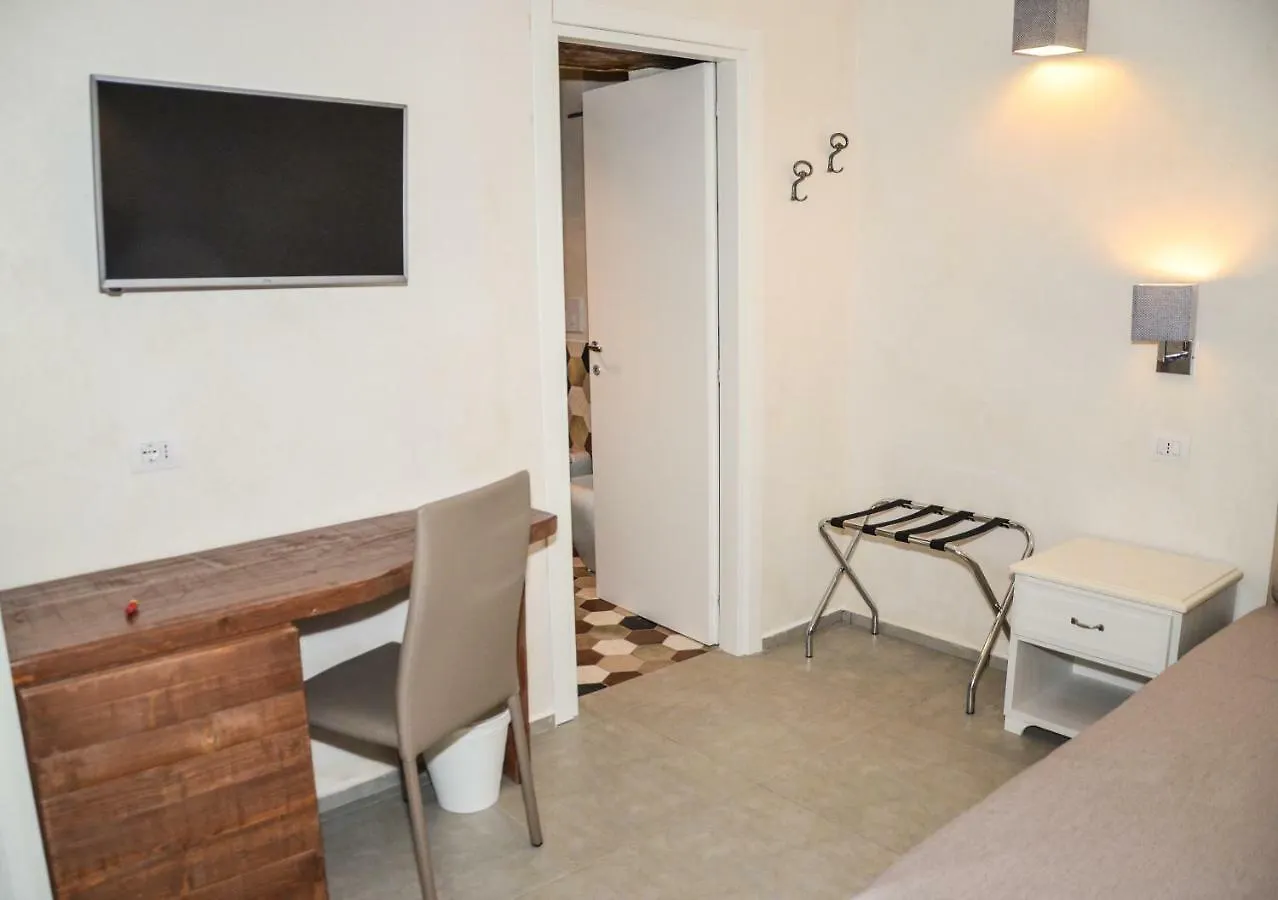 Vicoli Di Napoli B&B 3*,  İtalya